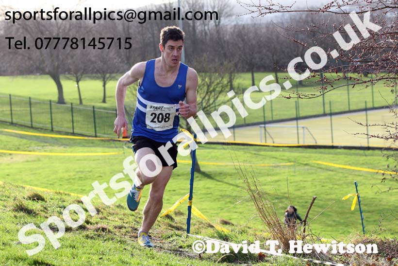 Senior mens Cathedral Relays, Birtley. Photo:  David T. Hewitson/Sports for All Pics